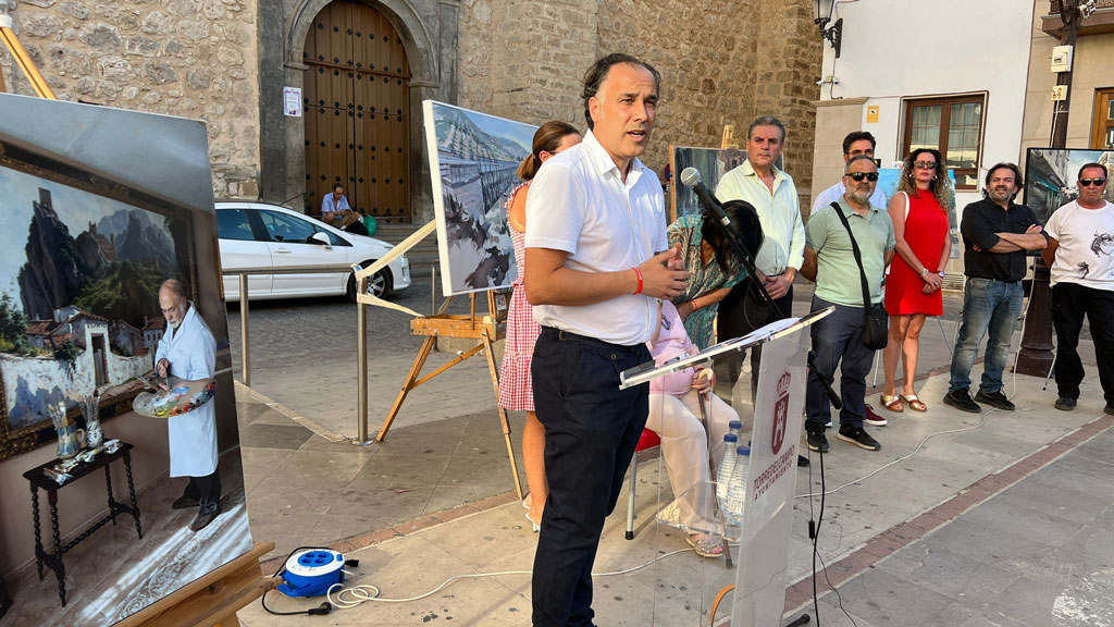 Artistas numerosos rincones se dan cita en el V Certamen de Pintura Rápida Alfonso Parras
