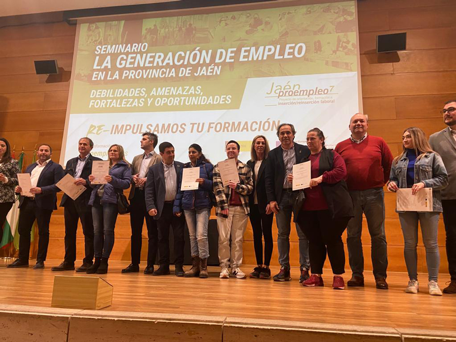 Un total de 10 desempleados de Torredelcampo mejoran su formación con Proempleo 7