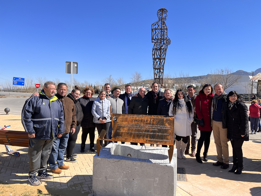 Inauguración monumento en homenaje a l@s feriantes torrecampeñ@s