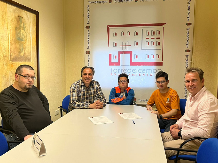 Dos nuevos usuarios de Aprompsi empiezan a trabajar en el Ayuntamiento como becarios