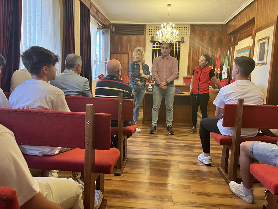 Recibimiento oficial a los juveniles del C.D Hispania