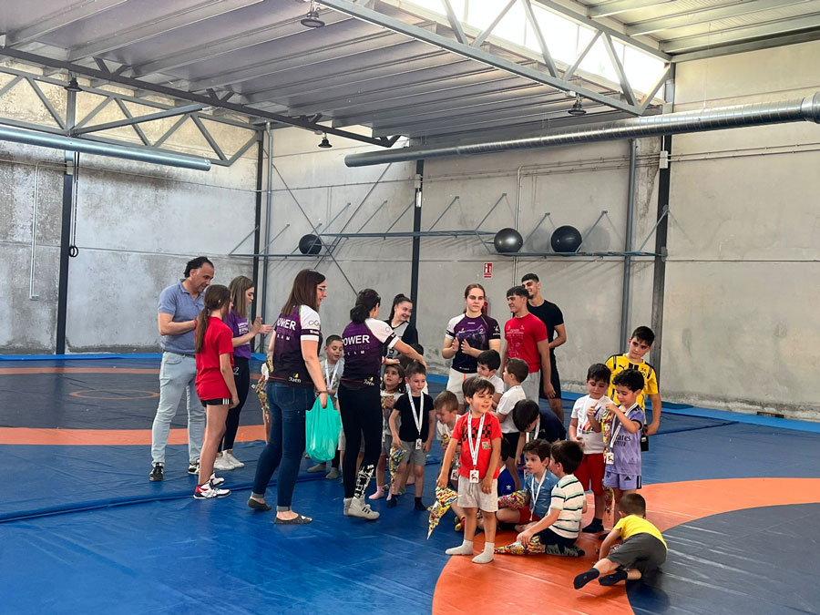 Jornada de convivencia en la Escuela Municipal de Lucha Olímpica