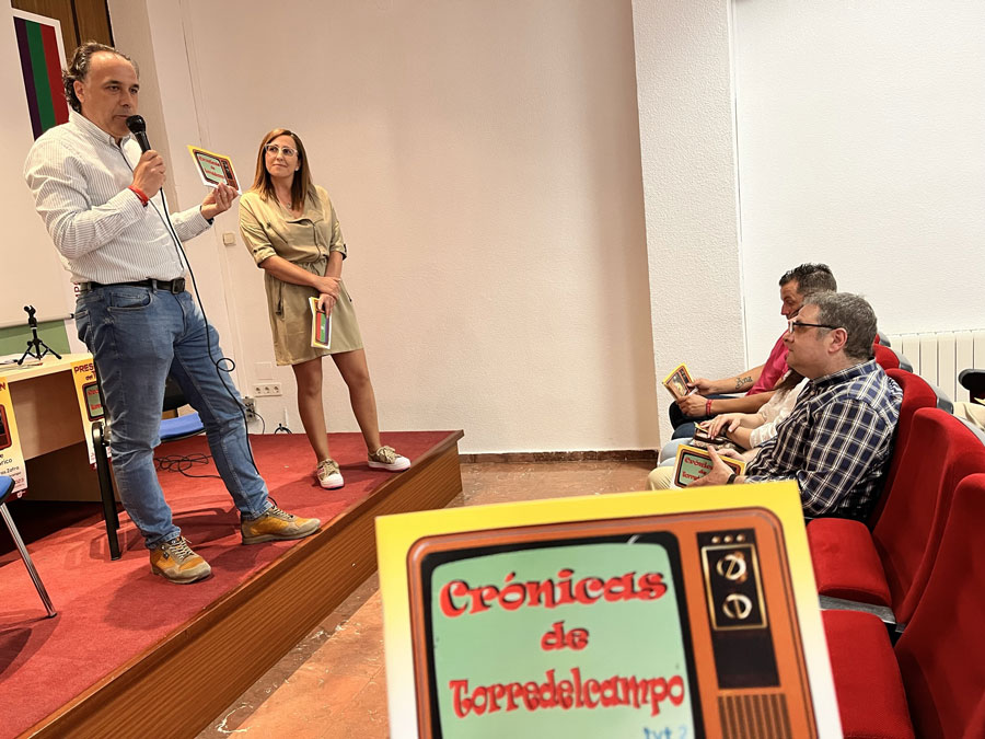 "Crónicas de Torredelcampo", la historia del pueblo en clave de humor