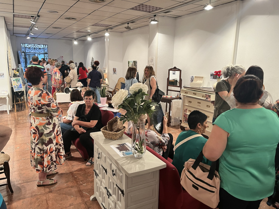Clausurados los talleres de pintura y restauración de muebles