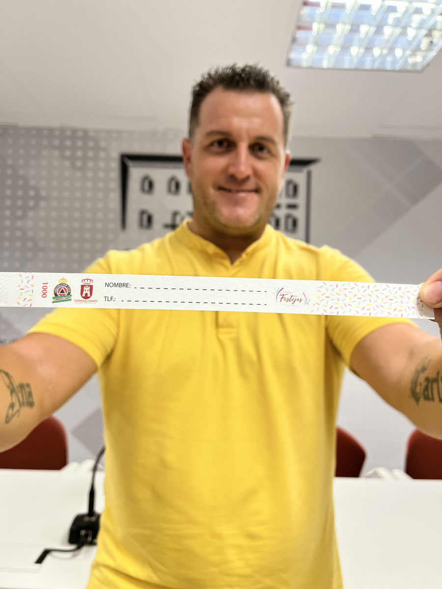 Reparto de pulseras identificativas para menores para la Feria