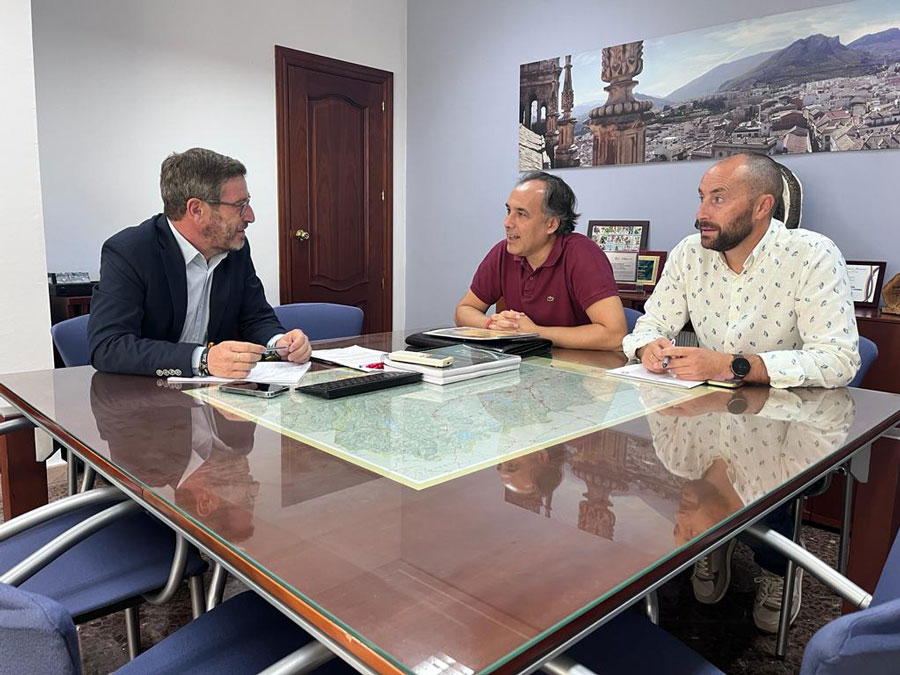 El alcalde reivindica actuaciones urgentes a la Delegación de Fomento