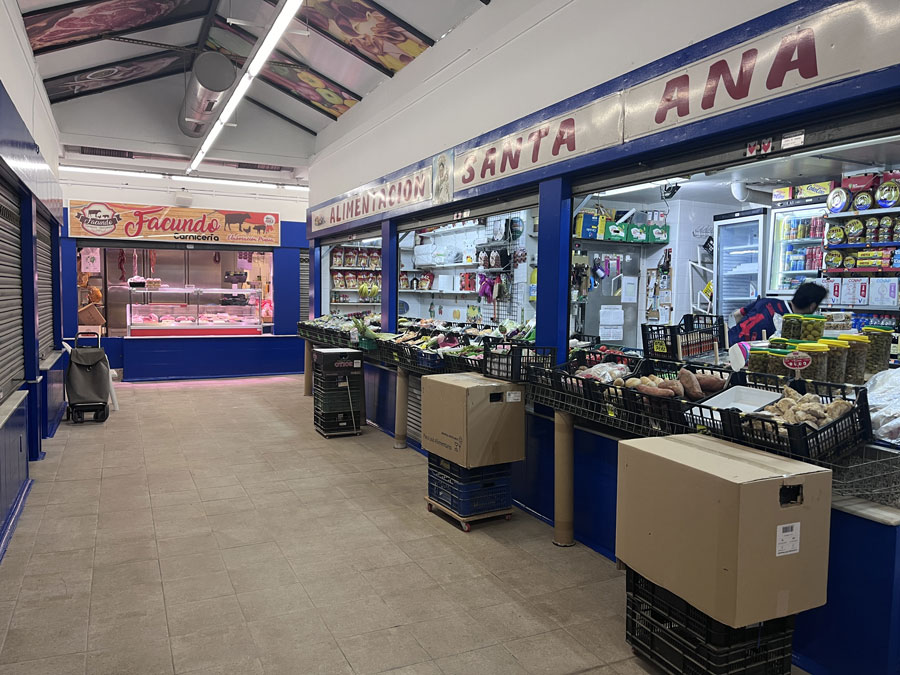 Renovación de la pintura interior del Mercado de Abastos