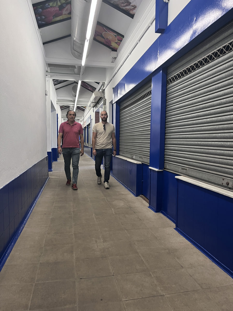 Renovación de la pintura interior del Mercado de Abastos