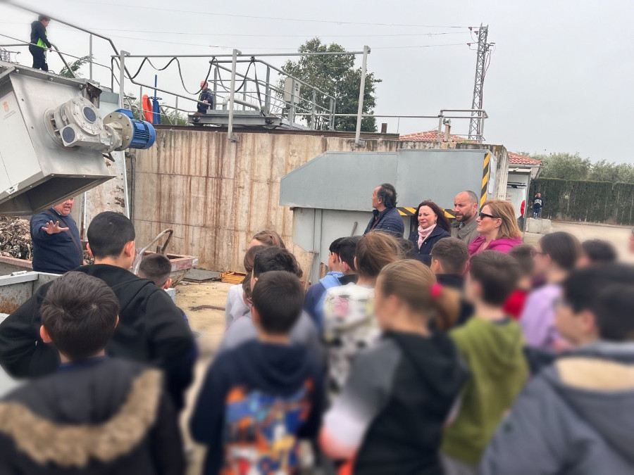 Alumnado de los centros educativos visitan la Estación Depuradora de Agua Residuales