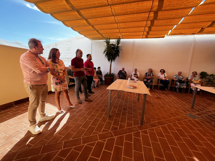 Jornada de convivencia en el Centro de Día ‘Arrayán’ con motivo del Día de las Personas Mayores