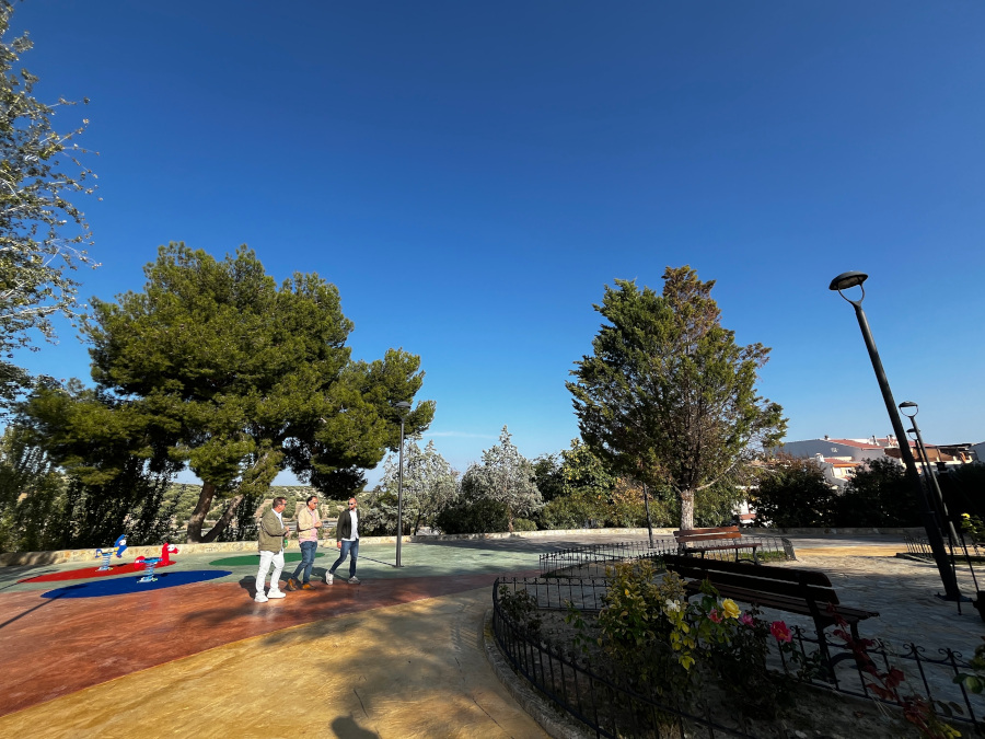 Mejora y acondicionamiento del parque situado en la calle Antequera