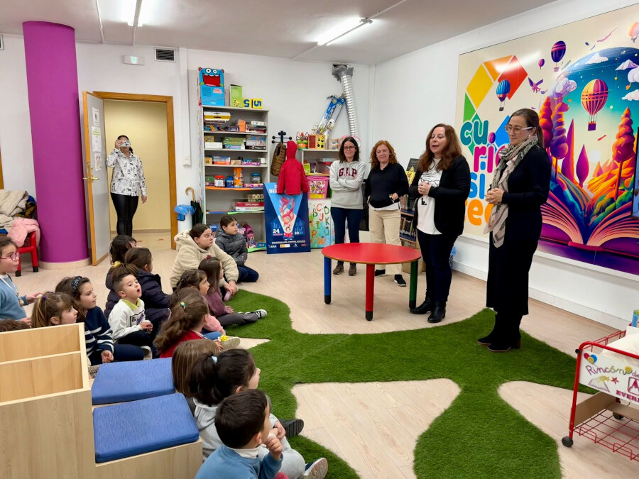 Torredelcampo Celebra el Día de la Mujer y la Niña en la Ciencia con Actividades Educativas