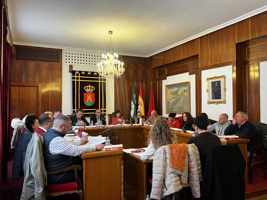 Balance Económico y Acuerdos Claves del Pleno Ordinario en Torredelcampo