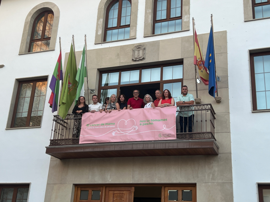 Torredelcampo muestra su compromiso en la lucha contra el cáncer de mama