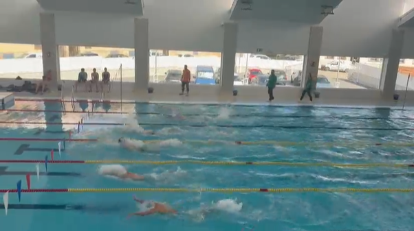 Nadadores compitiendo en Torredelcampo
