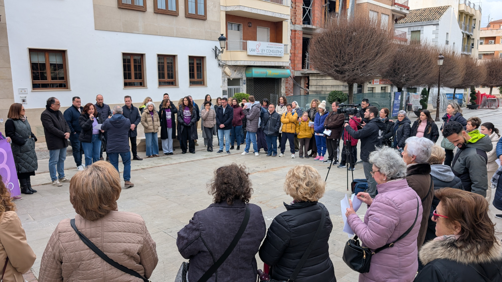 Torredelcampo alza la voz en defensa de los derechos de las mujeres con motivo del 8M