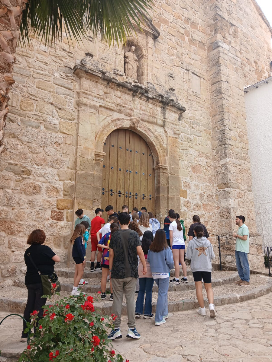 La actividad ‘Conoce tu pueblo’ acerca el patrimonio local al alumnado de 1º de ESO