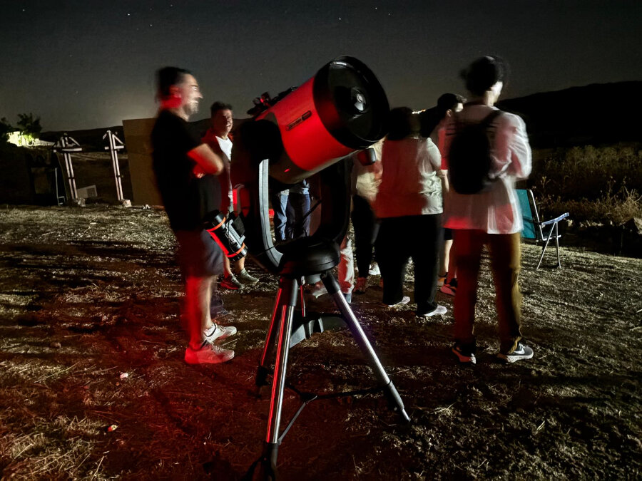 Torredelcampo pone en valor su cielo nocturno con una jornada de observación astronómica en el castillo de El Berrueco