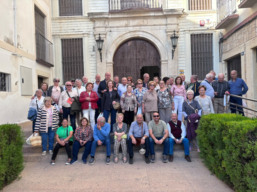 Cerca de 360 mayores de Torredelcampo descubren el patrimonio de Montilla en el marco del Otoño Sociocultural